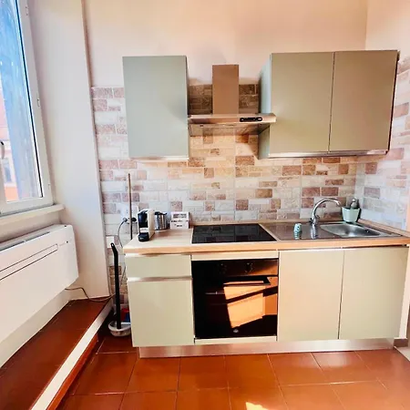 Fast Re Apartment Rom